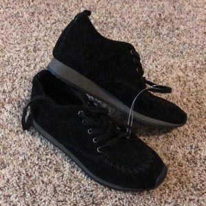 Aerosoles black suede lace ups